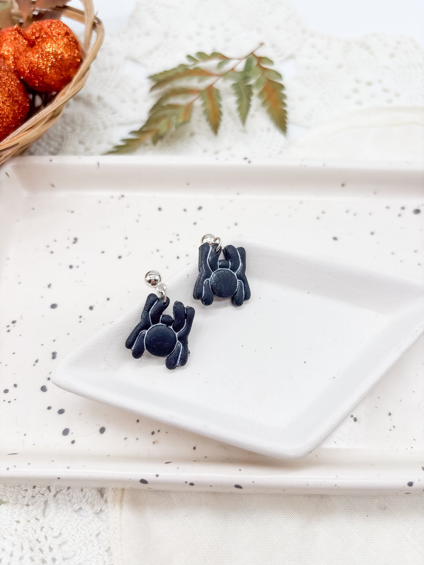 Spider dangles