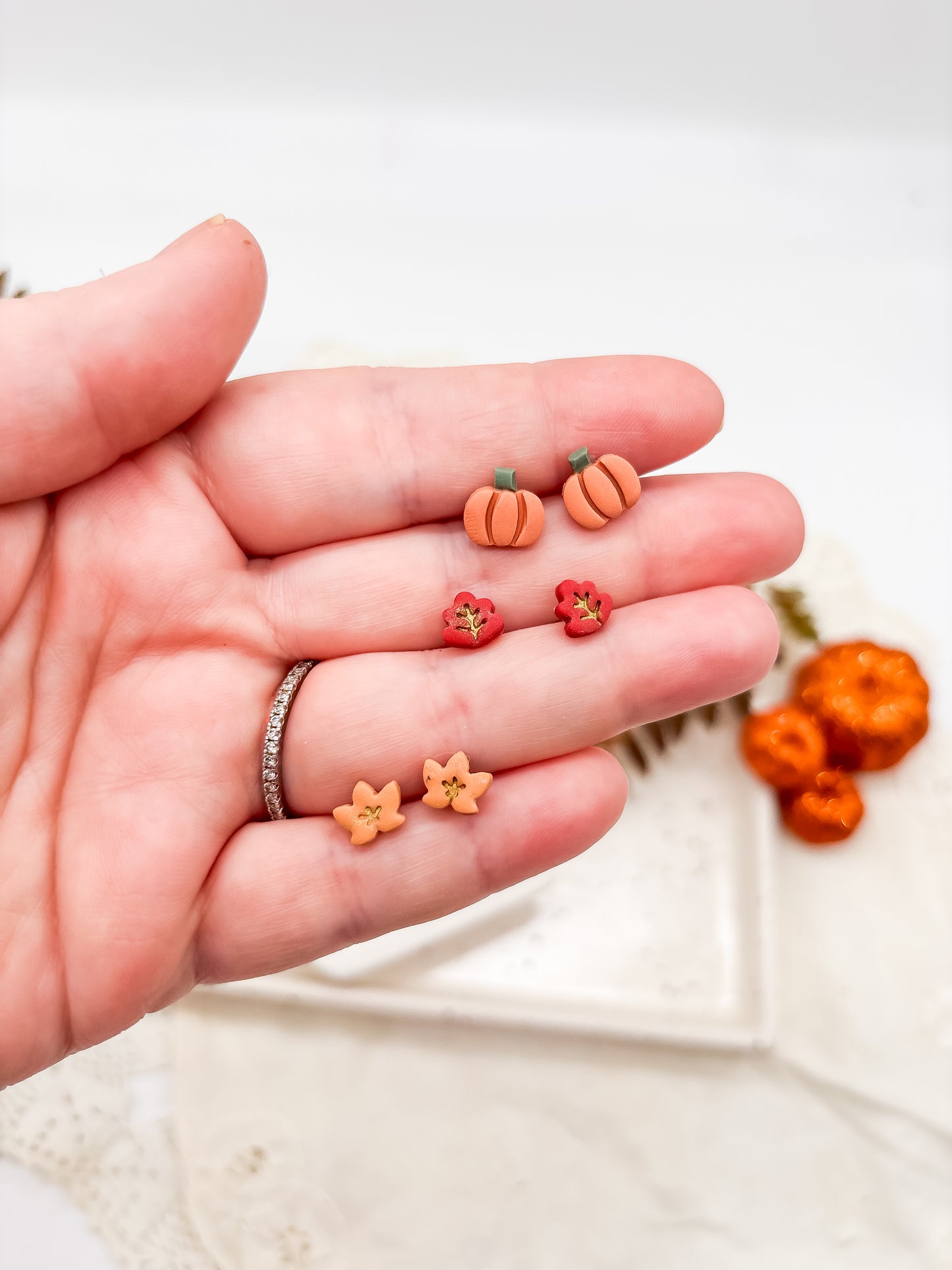 Pumpkin and 2 leaf tiny stud pack