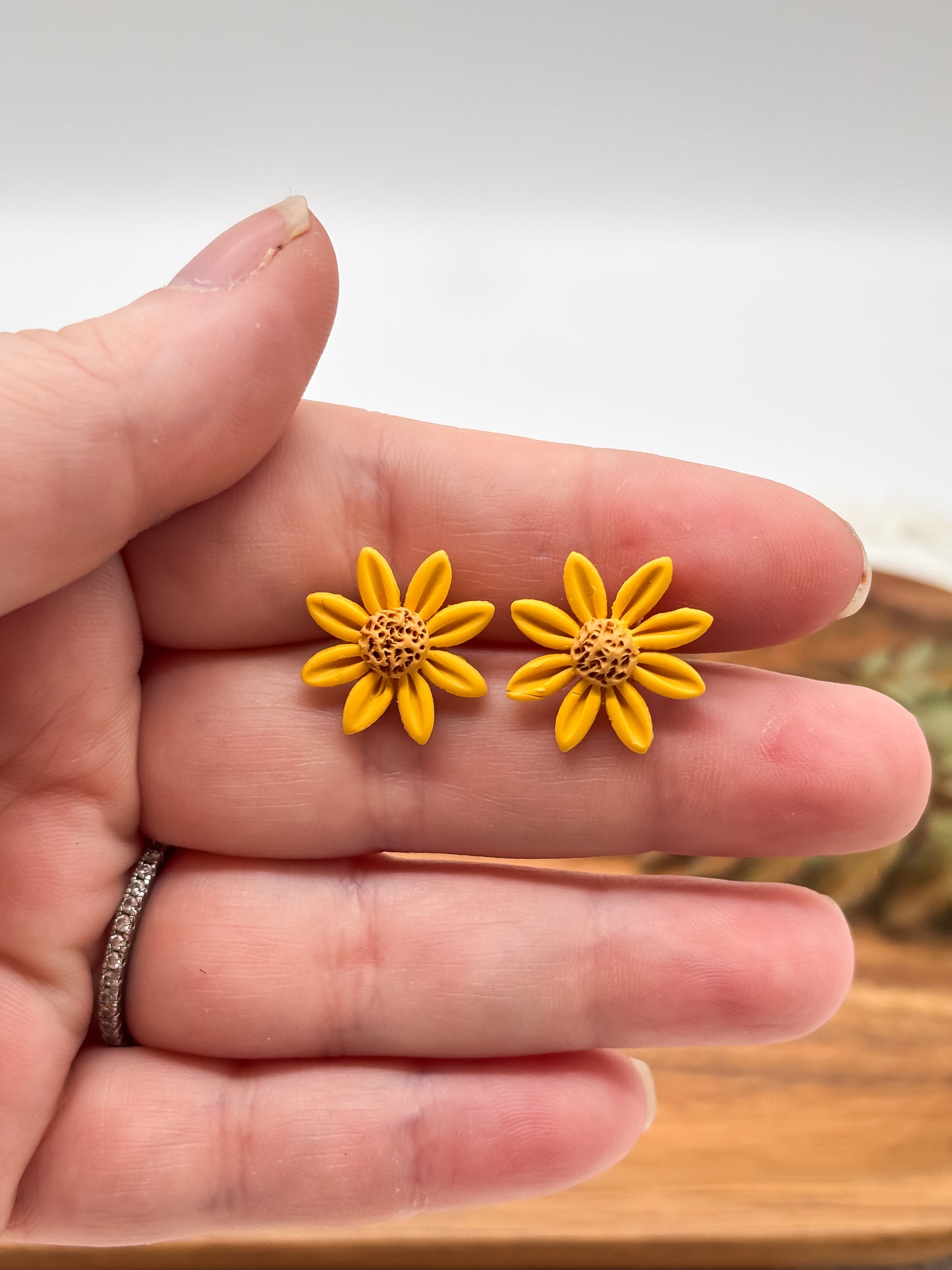 Yellow Daisy Stud
