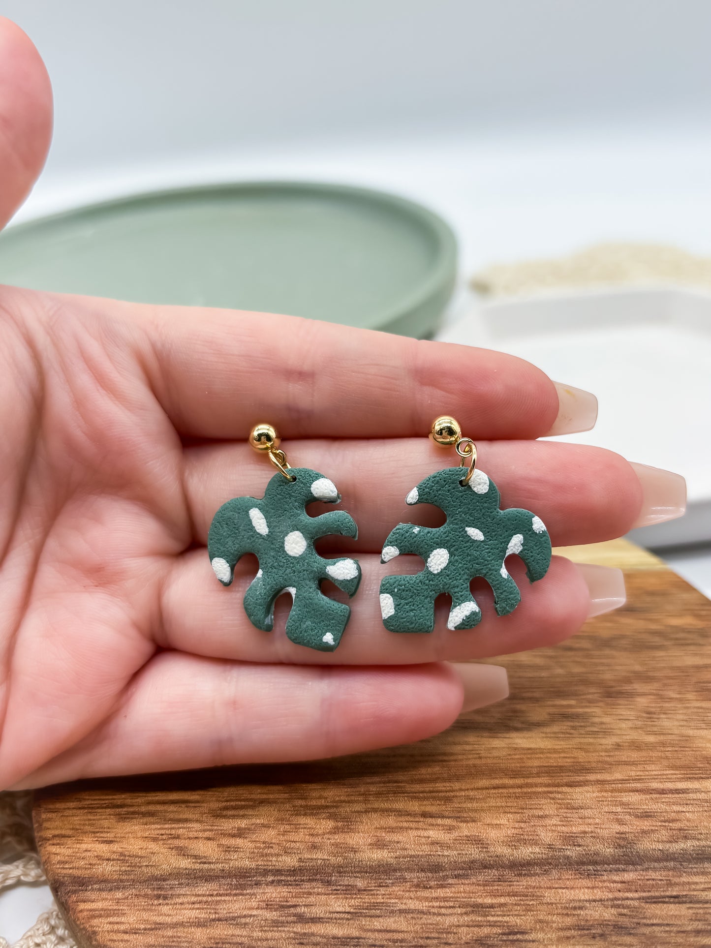 Monstera leaf dangle earrings