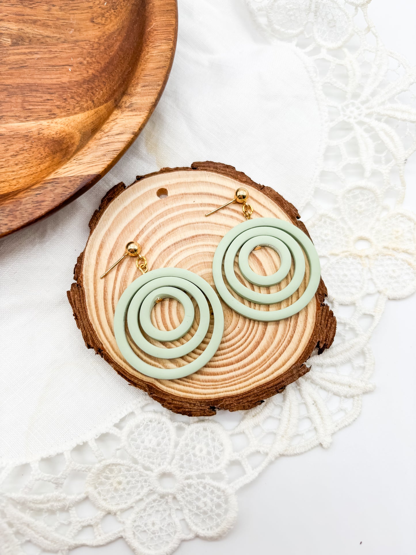 Circle spinners in green