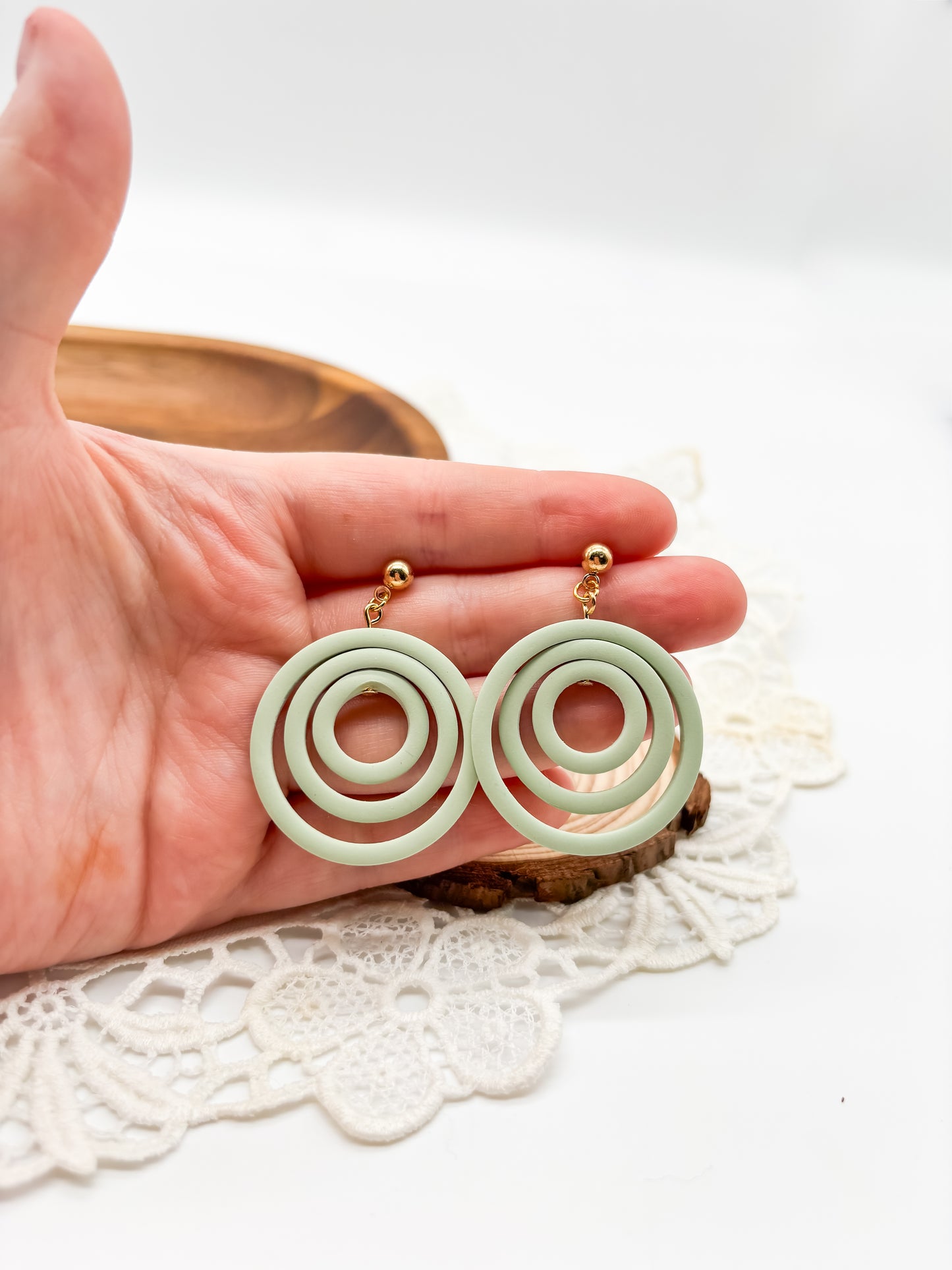 Circle spinners in green