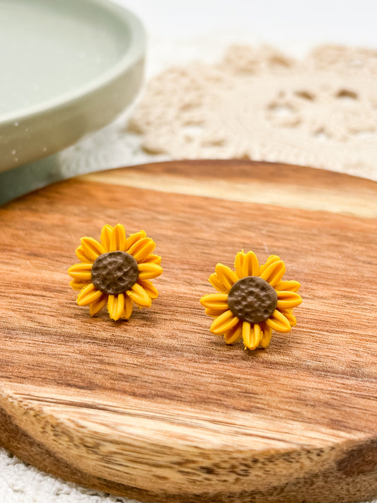 Sunflower stud