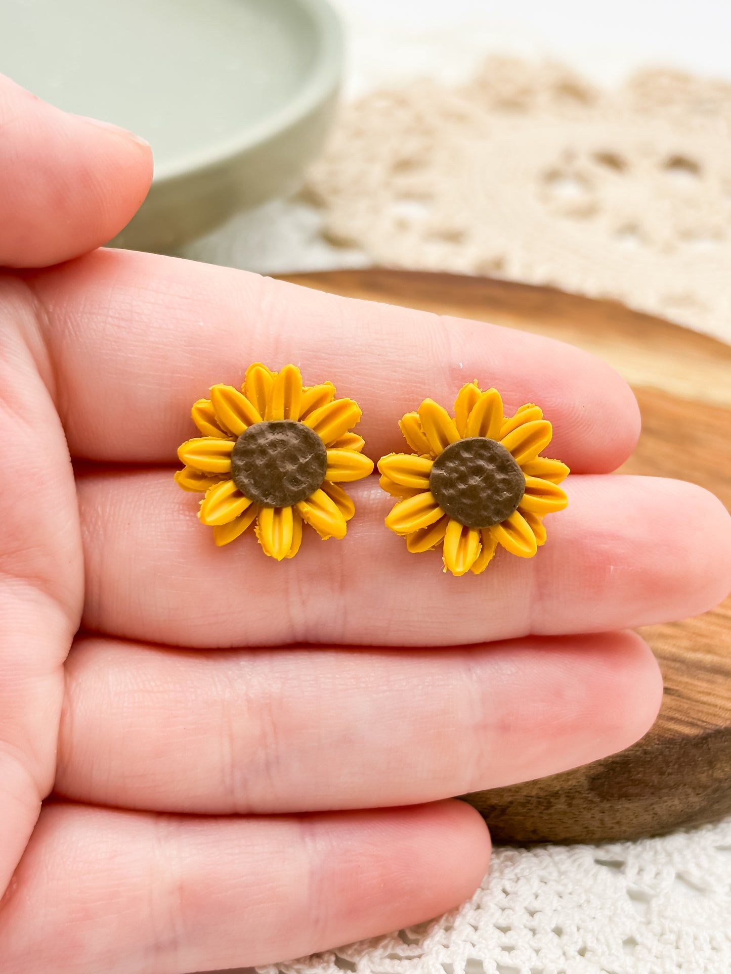 Sunflower stud