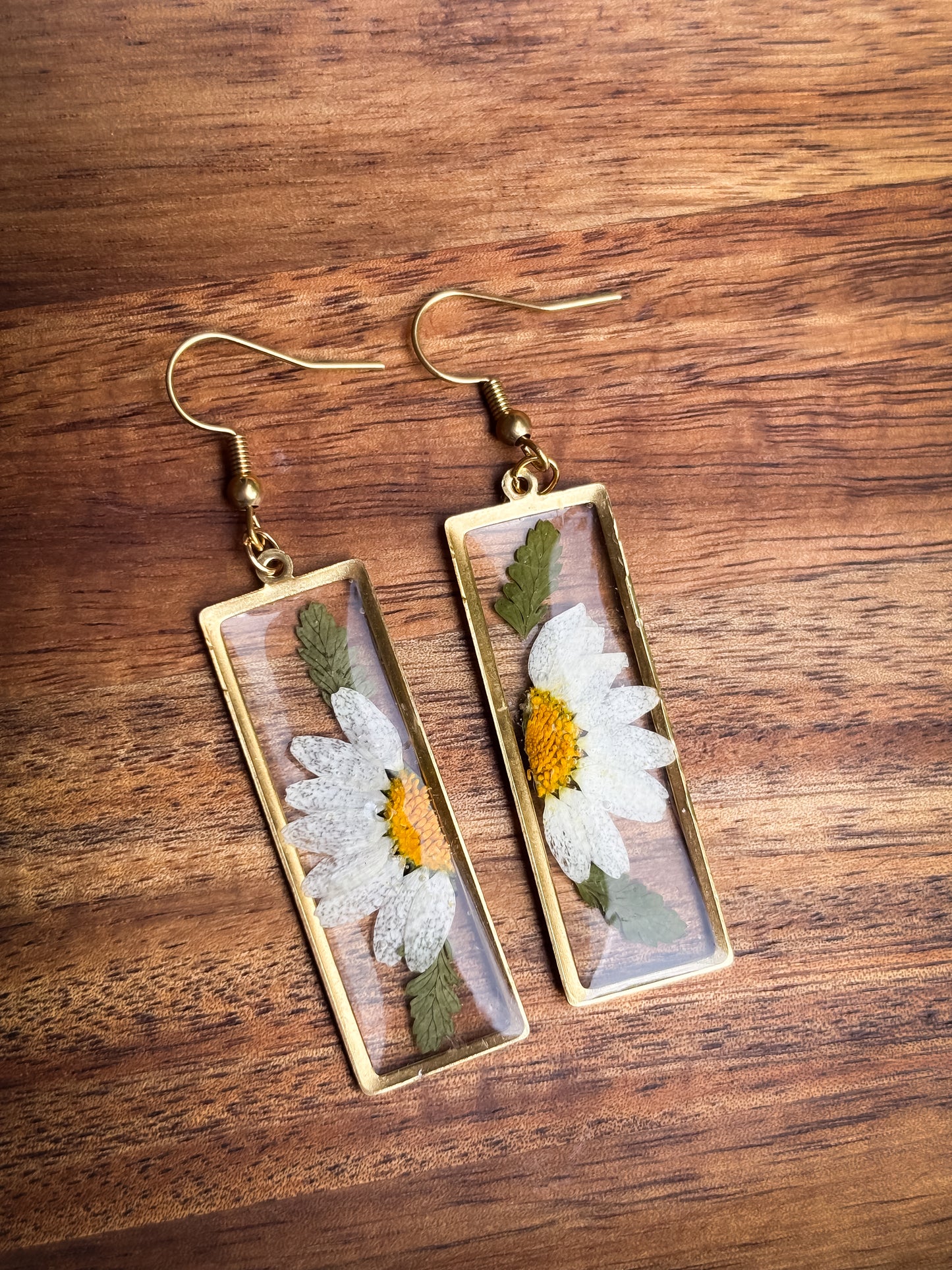 Half daisy rectangle in silver or gold