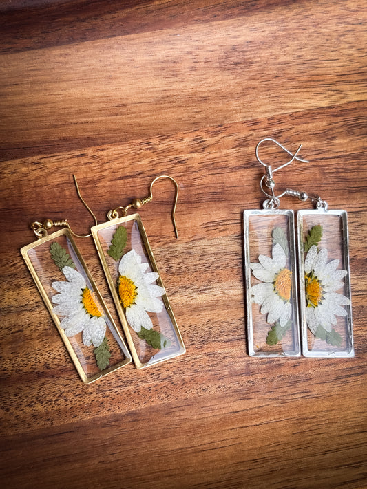 Half daisy rectangle in silver or gold