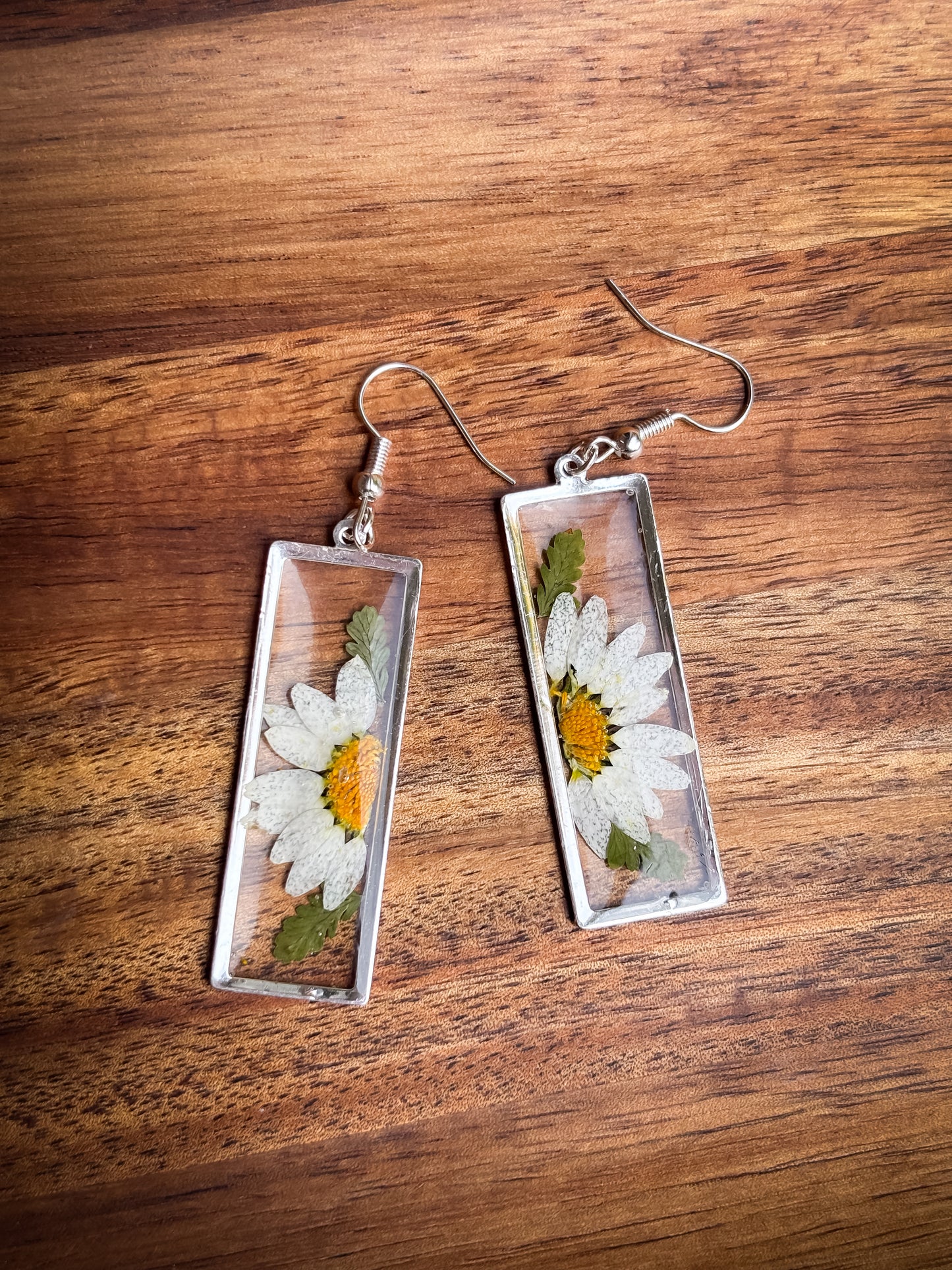 Half daisy rectangle in silver or gold