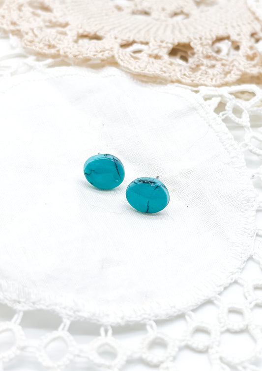 Turquoise oval studs