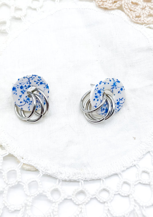 Tiny blue flower print studs. with rings