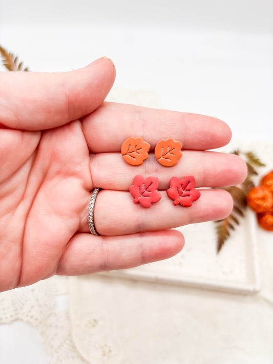 Leaf studs in 2 colors