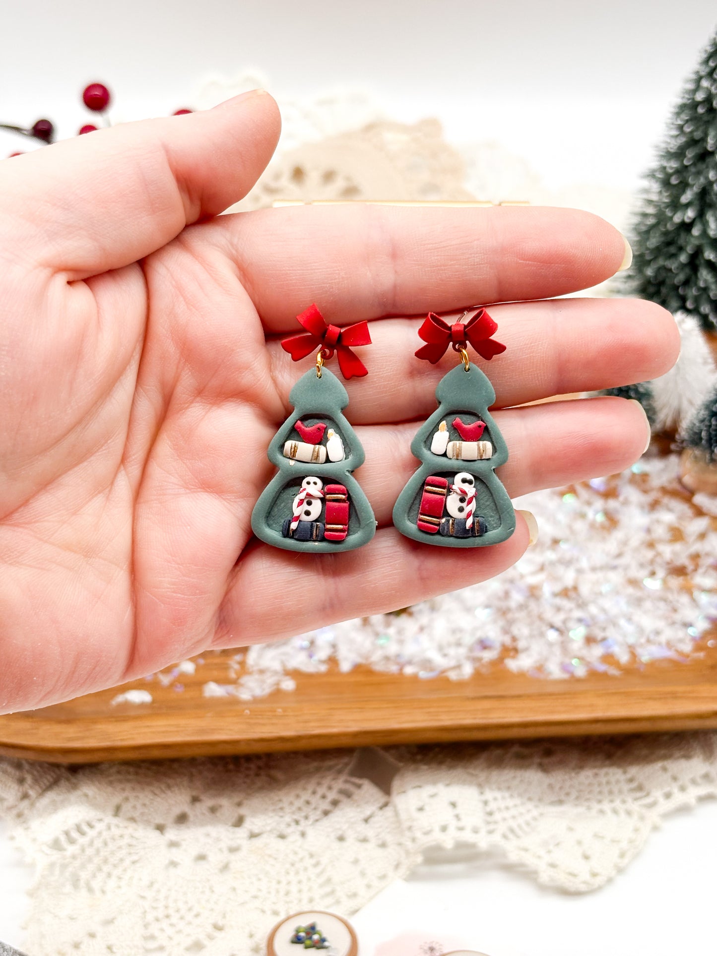 Christmas tree bookshelf earrings