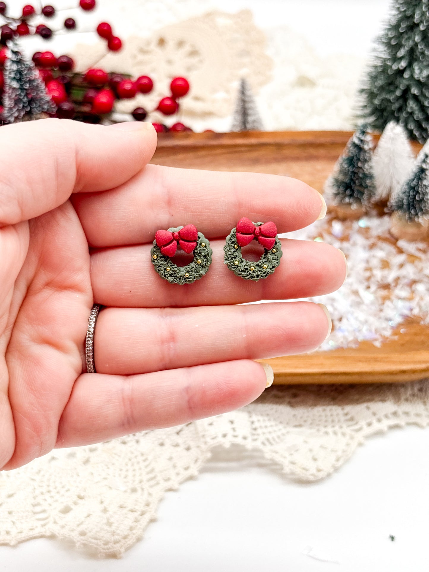 Wreath Studs in gold or silver